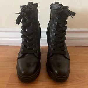 STEVE MADDEN BLACK HIGH HEEL COMBAT BOOTS